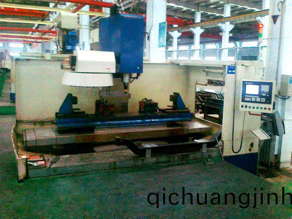 前軸十(shi)孔(kong)加(jia)工(gong)專用(yong)立式加工