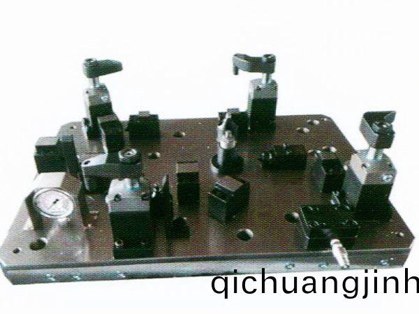 齒(chi)輪(lun)室(shi)罩(zhao)蓋液(ye)壓裌(jia)具(ju)